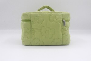 Large Capacity Polyester Quilted Flower Travel Makeup Storage Bag