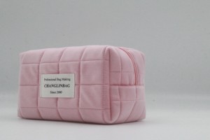 Custom Logo Cute Velvet Cosmetic Bag Eco-friendly Quilted Velvet Makeup Pouch
