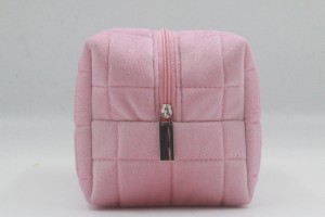 Custom Logo Cute Velvet Cosmetic Bag Eco-friendly Quilted Velvet Makeup Pouch