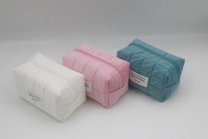 Custom Logo Cute Velvet Cosmetic Bag Eco-friendly Quilted Velvet Makeup Pouch