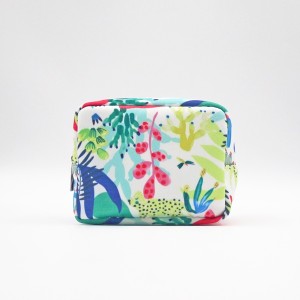 Colorful Polyester Makeup Bag Zipper Closure Durable Cosmetic Bag