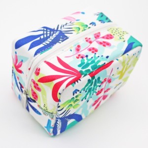 Colorful Polyester Makeup Bag Zipper Closure Durable Cosmetic Bag