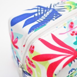 Colorful Polyester Makeup Bag Zipper Closure Durable Cosmetic Bag