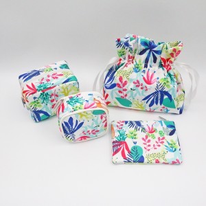 Colorful Polyester Bag Handle Zipper Closure Durable Cosmetic Bag For Unisex