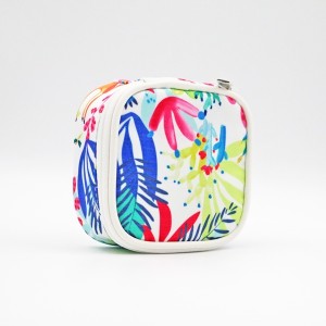 Colorful Polyester Bag Handle Zipper Closure Durable Cosmetic Bag For Unisex