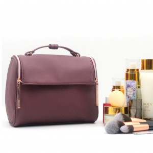 2022 New Product Elegant Purple PU Portable Makeup Bag Classic Look Cosmetic Bag