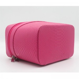 2022 Distinctive Innuendo Pink Makeup Bag Alligator Pattern Water-based PU Cosmetic Bag