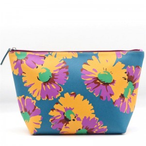 2022 New Product Harbor Blue Ground Floral Printing Trapezoid Shape Retro Style Water-based PU Cosmetic Bag